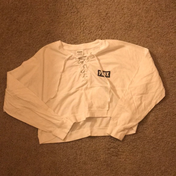white crop top in good condition no rips & tears - Picture 1 of 3